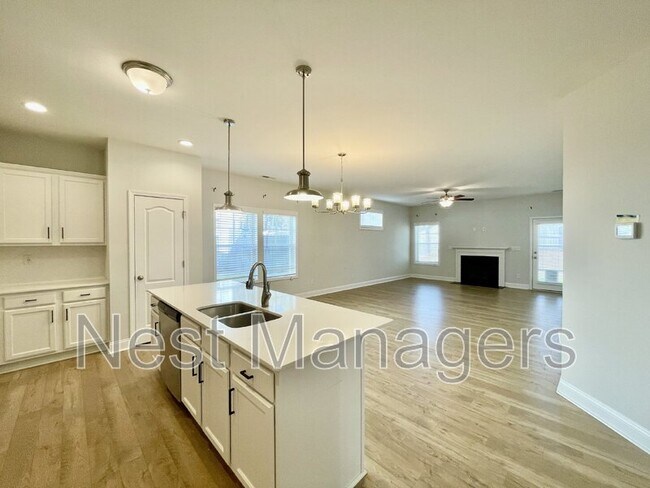 Building Photo - 279 Cromwell Ct
