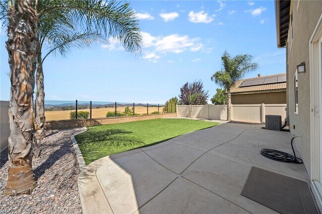 Building Photo - 37749 Fiesta Flower St