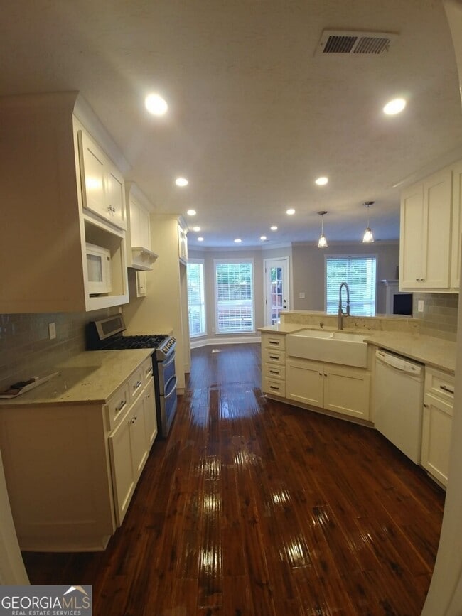 Building Photo - 51 Bradford Station Dr