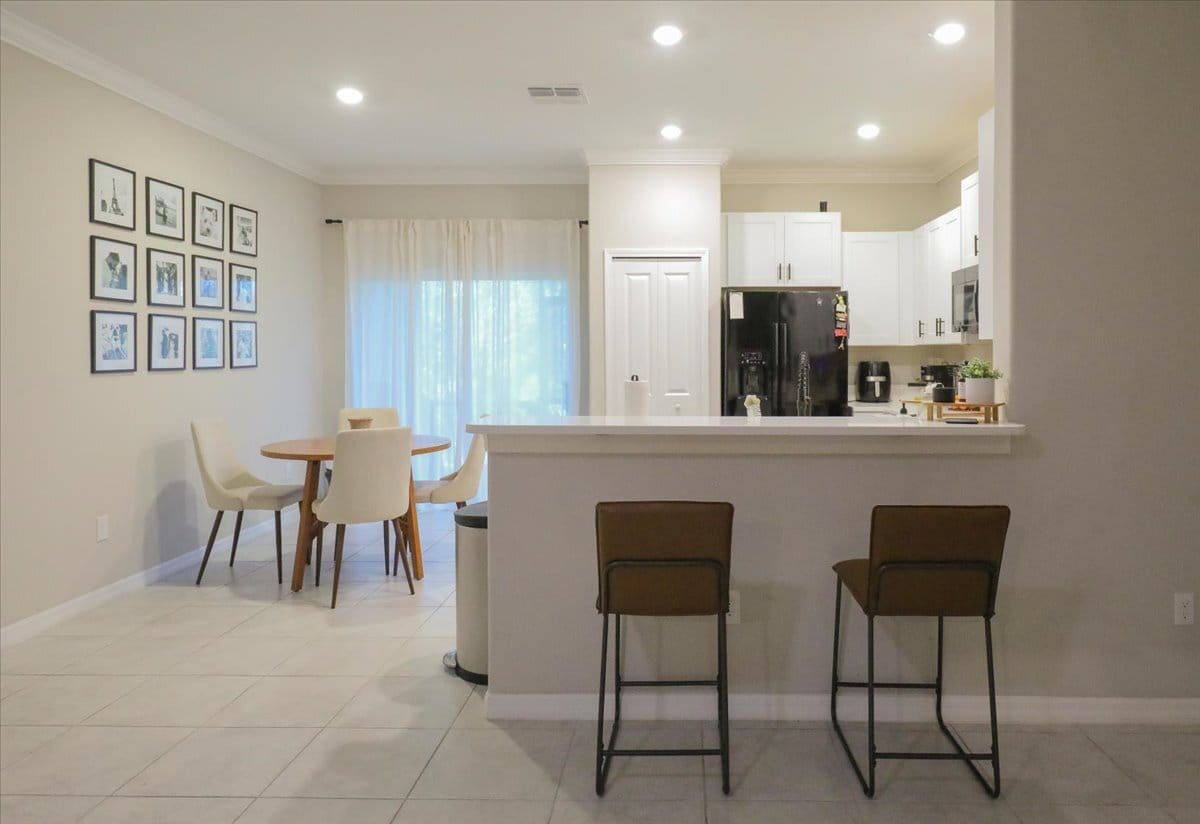 Building Photo - 1595 Cassius St