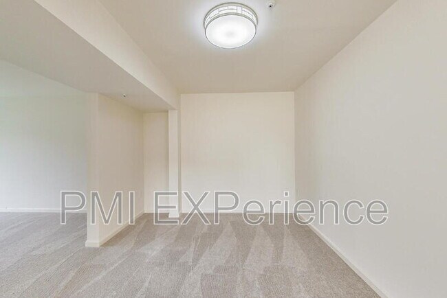 Building Photo - 9010 Hardesty Dr