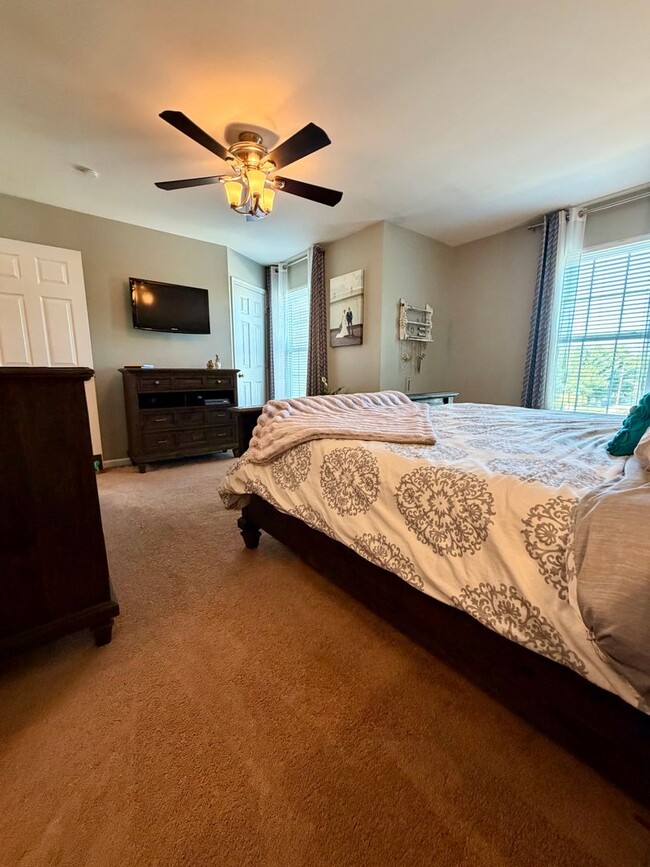 Building Photo - Stunning 3-Bedroom/2-Bathroom Townhouse in Perkasie! Available Mid July!