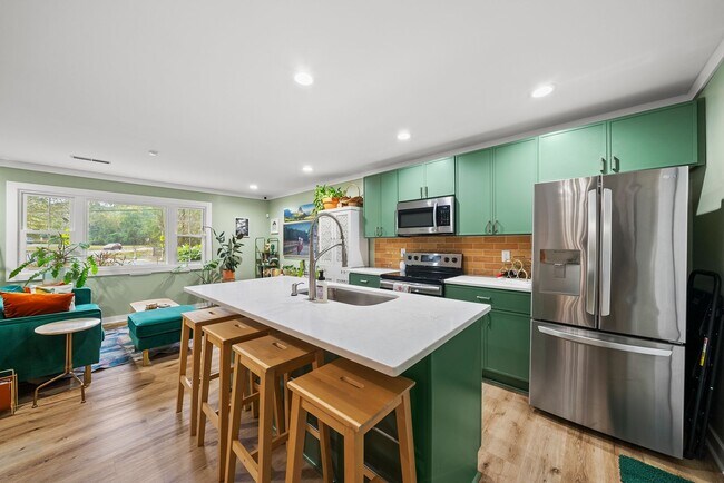 Building Photo - Durham's Best Ranch!