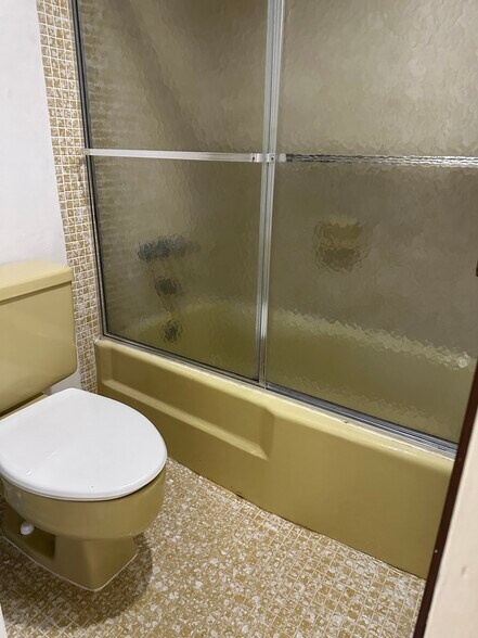 Building Photo - 250 180th Dr