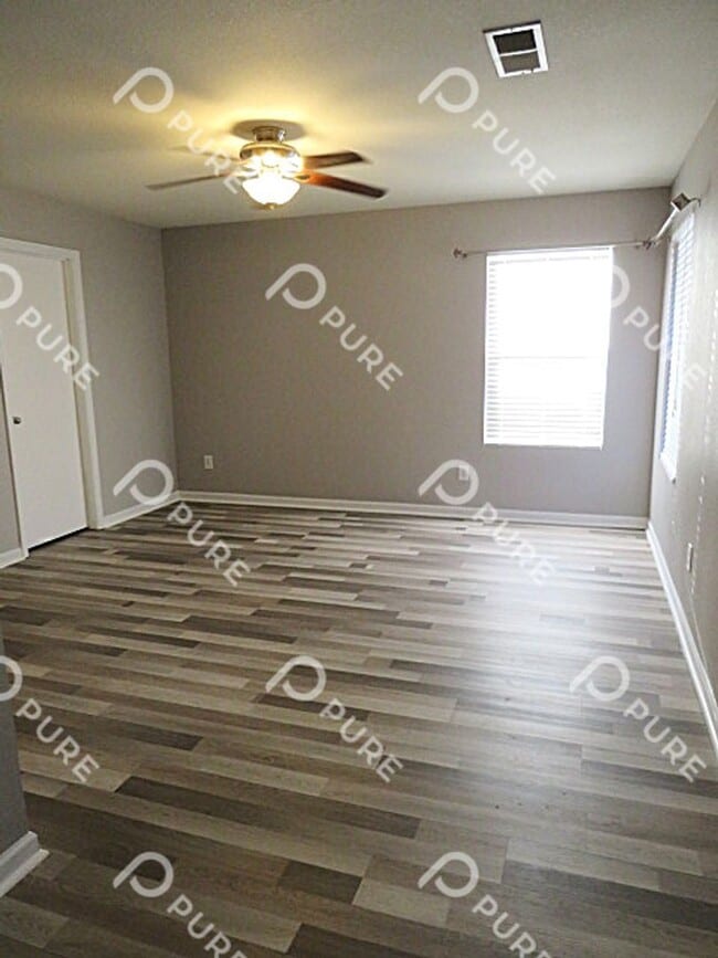 Building Photo - 221 Whitestone Dr NE