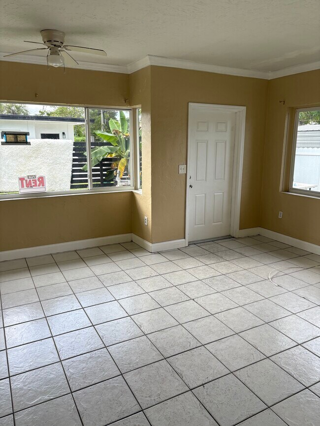 Building Photo - 277 NE 111th St