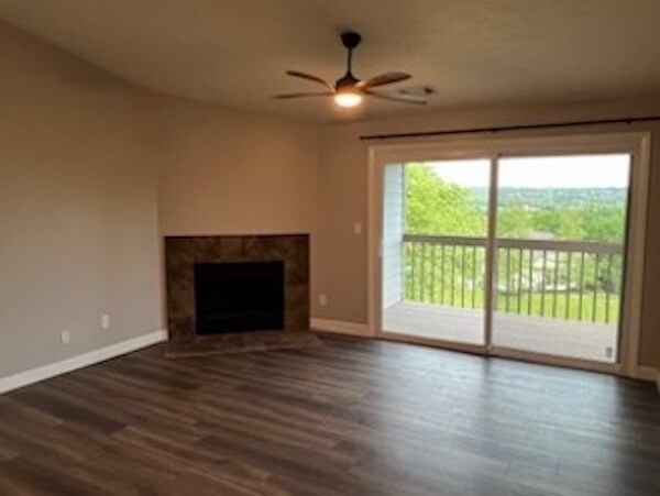 Living Room - 8892 Eagleview Dr