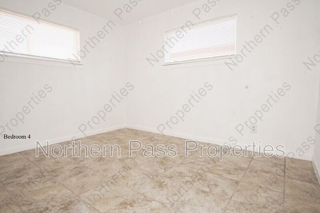 Building Photo - 8125 Loma Terrace Rd