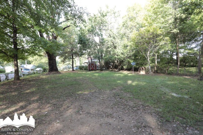 Building Photo - 905 Parkhaven Ln