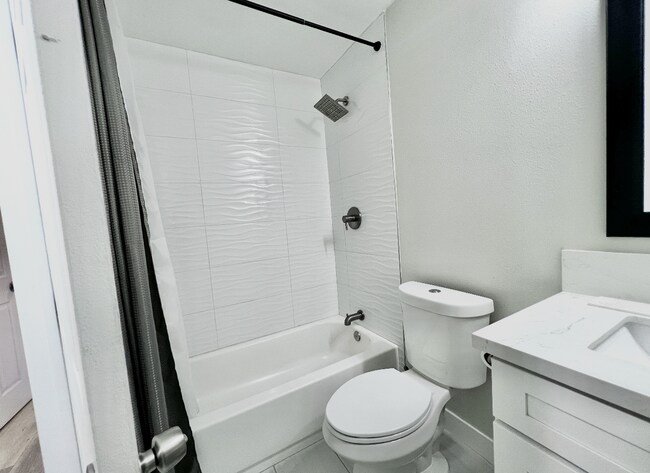 Building Photo - 806 Coriander Dr