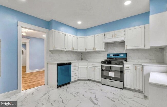 Building Photo - 200 Kingston Rd