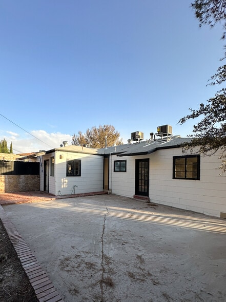 Building Photo - 2928 Piedmont Dr