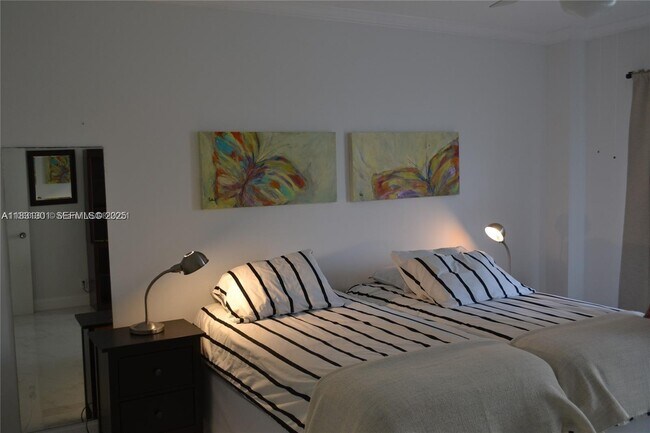 Building Photo - 3850 Galt Ocean Dr