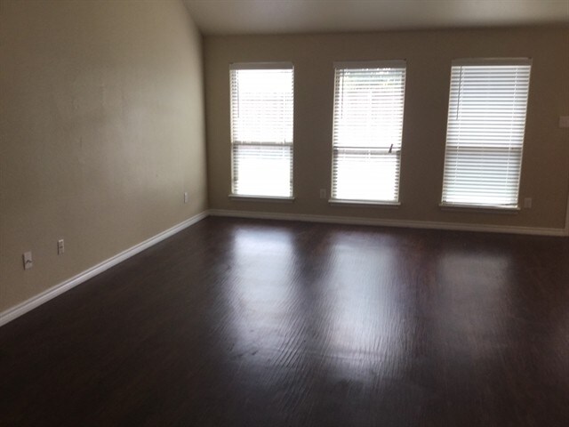 Building Photo - 1313 Rosedale Springs Ln