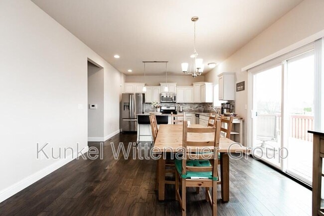Building Photo - 2724 Ambridge Dr