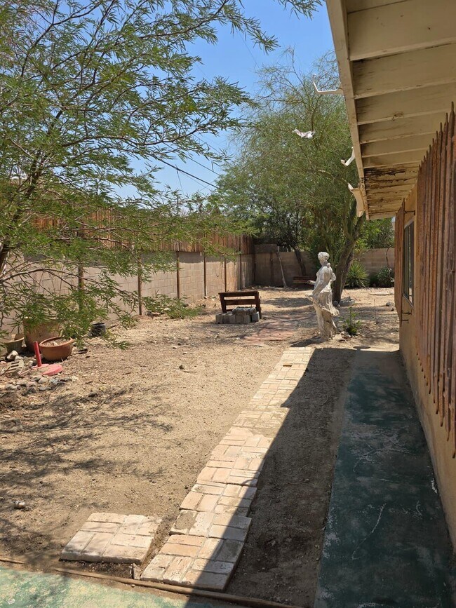 Building Photo - 66176 Desert View Ave