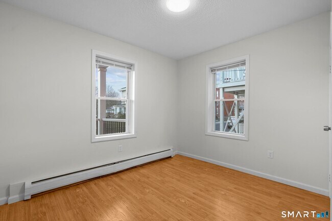 Building Photo - 18 Kelley St