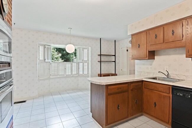 Building Photo - 3142 Searsmont Pl