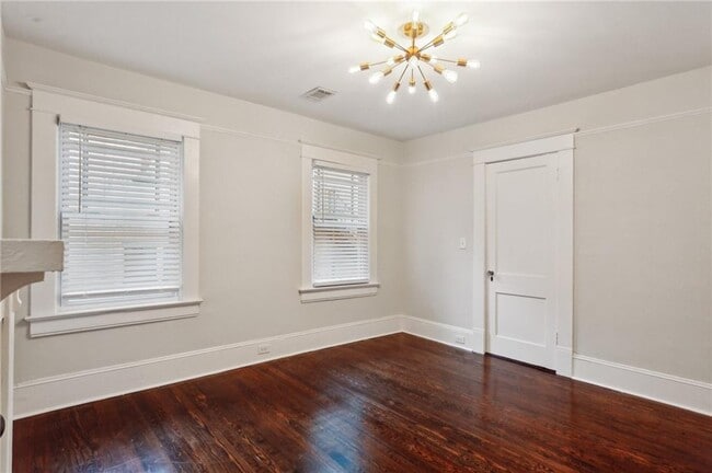 Building Photo - 843 Monroe Dr NE