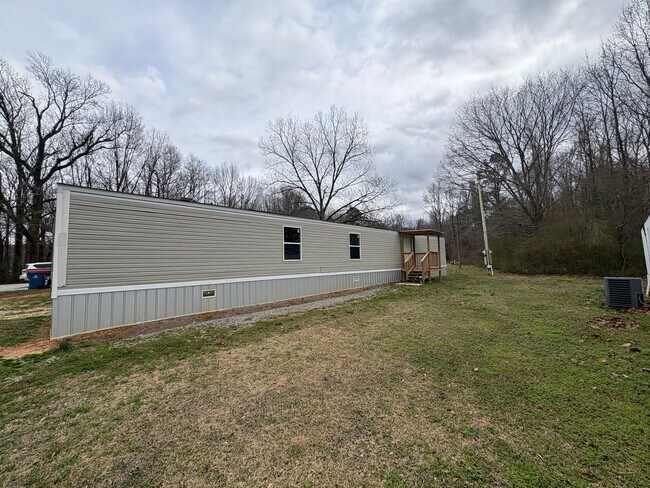 Building Photo - 2861 Renfroe Rd