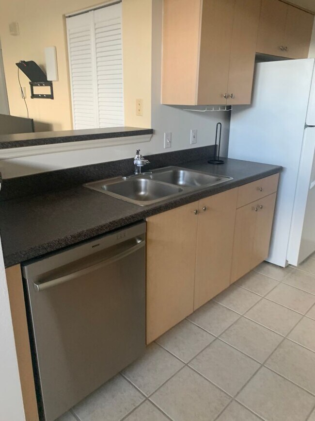 Building Photo - 770-307 Siena Palm Drive