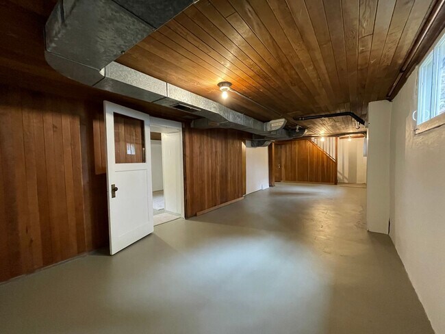 Building Photo - Exceptional Living Within Montavilla 2 Bed...