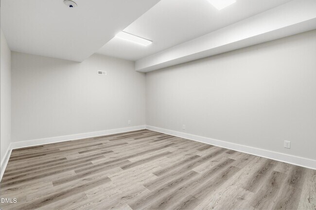 Building Photo - 1504 Homestead Rd