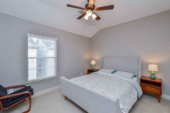 Building Photo - 3316 Clearview Cir