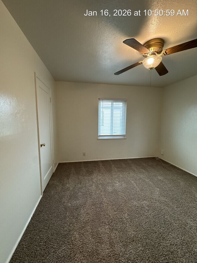 Building Photo - 2669