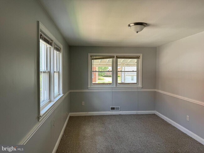 Building Photo - 5143 Westland Blvd