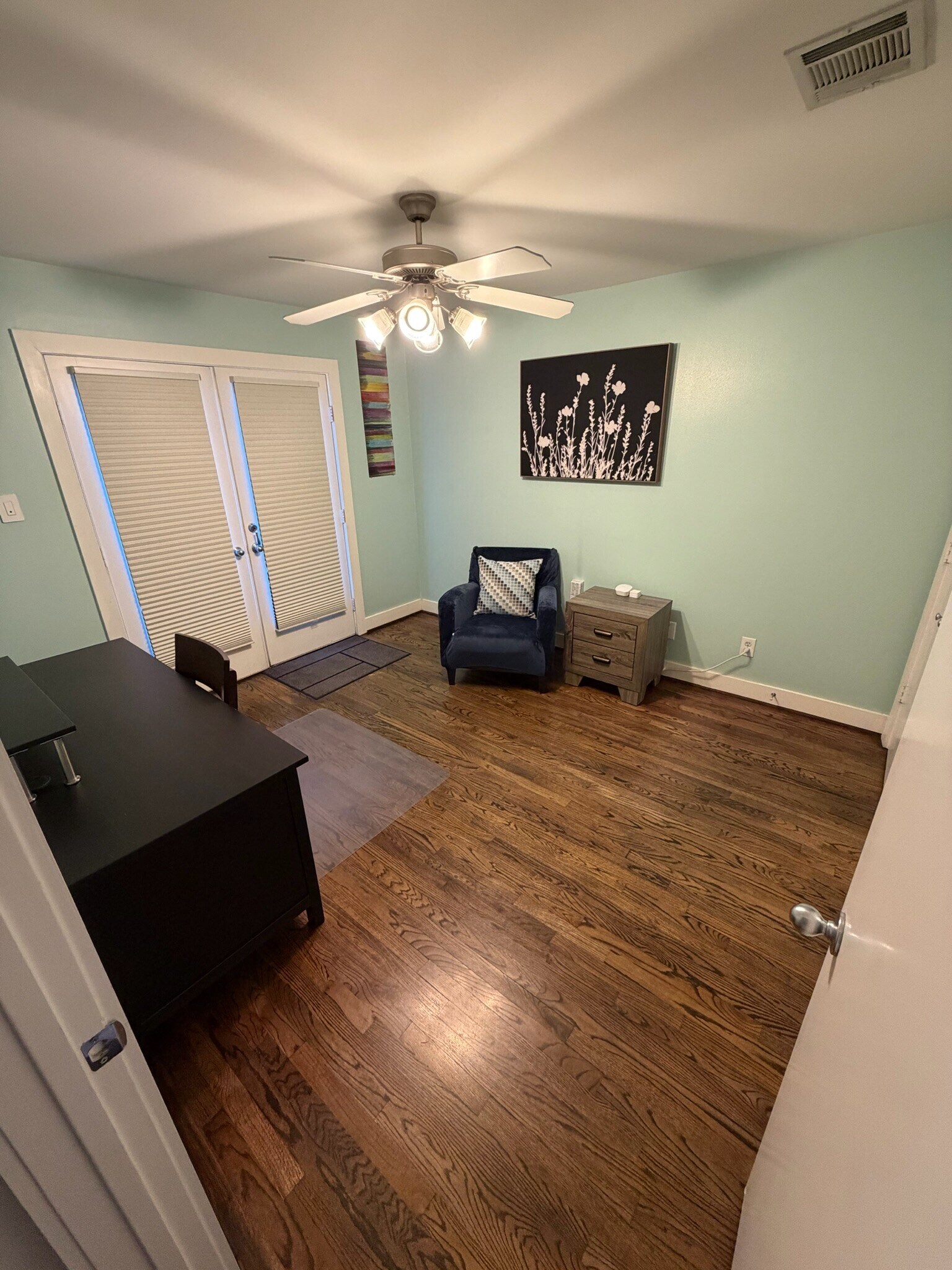 Building Photo - 5810 Darling St