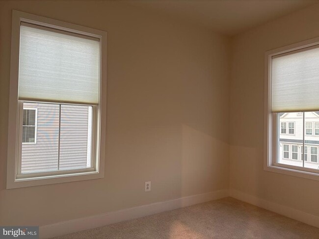 Building Photo - 120 Galaxy Pl