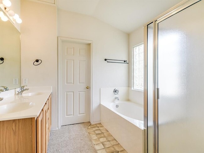 Building Photo - 14440 Lilley Brook Cove