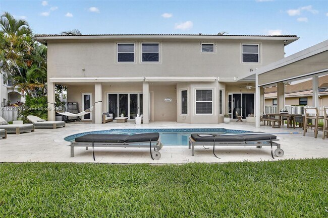 Building Photo - 981 Waterside Cir