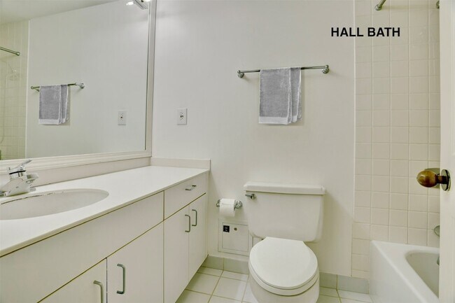 Building Photo - 2001 Holcombe Blvd