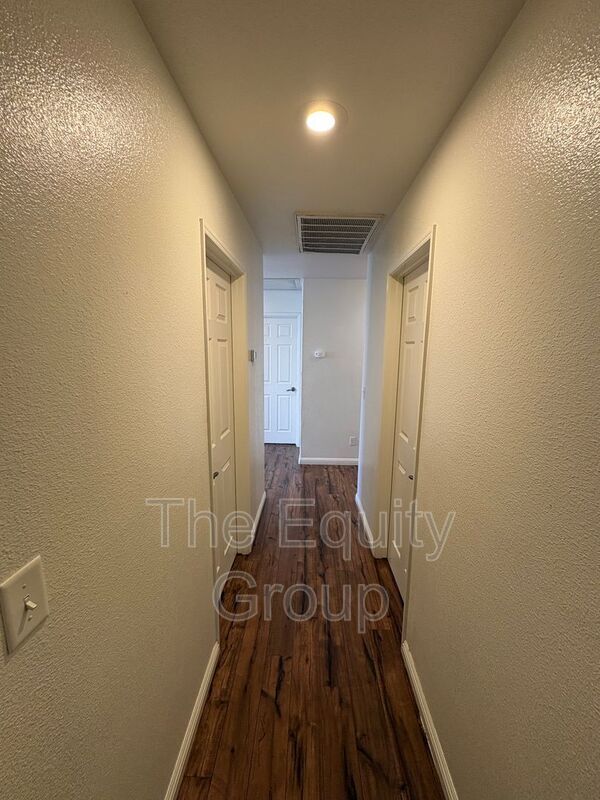 Building Photo - 429 N Amador St