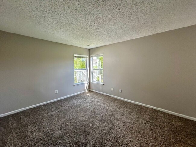 Building Photo - Beautiful 3 Bedroom 2 Bath Ranch On A Pond...