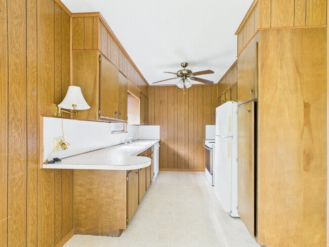 Building Photo - 3/1.5 Home in Established