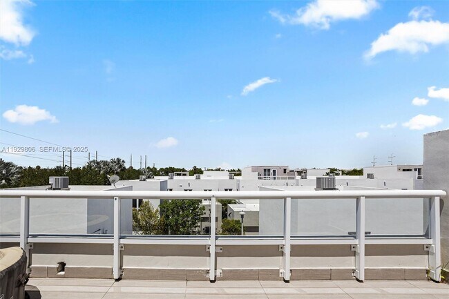 Building Photo - 6308 NW 104th Path