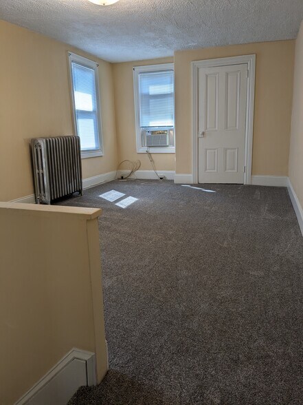Building Photo - 535 Saint Joseph St