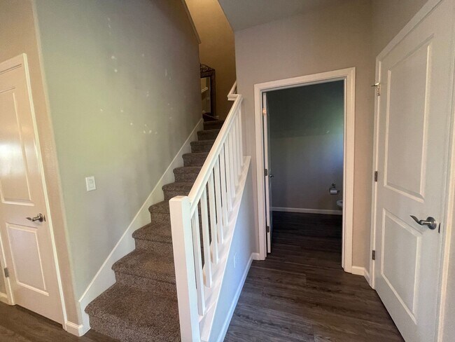 Building Photo - Private Condo in Awesome Rocklin Location!
