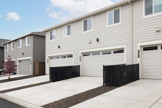 Building Photo - 20869 SE Denver Dr