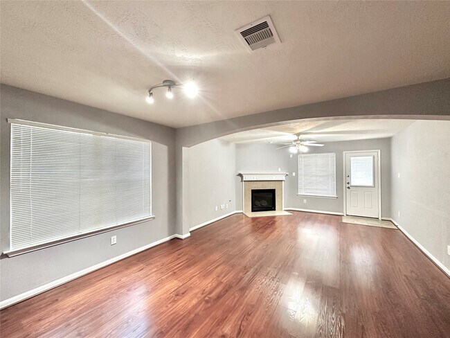 Building Photo - 19114 Yellow Thrush Dr