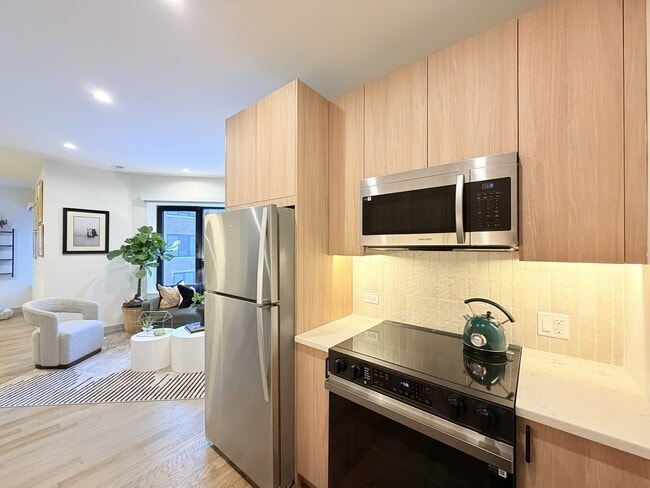 Building Photo - 1335 W Estes Ave