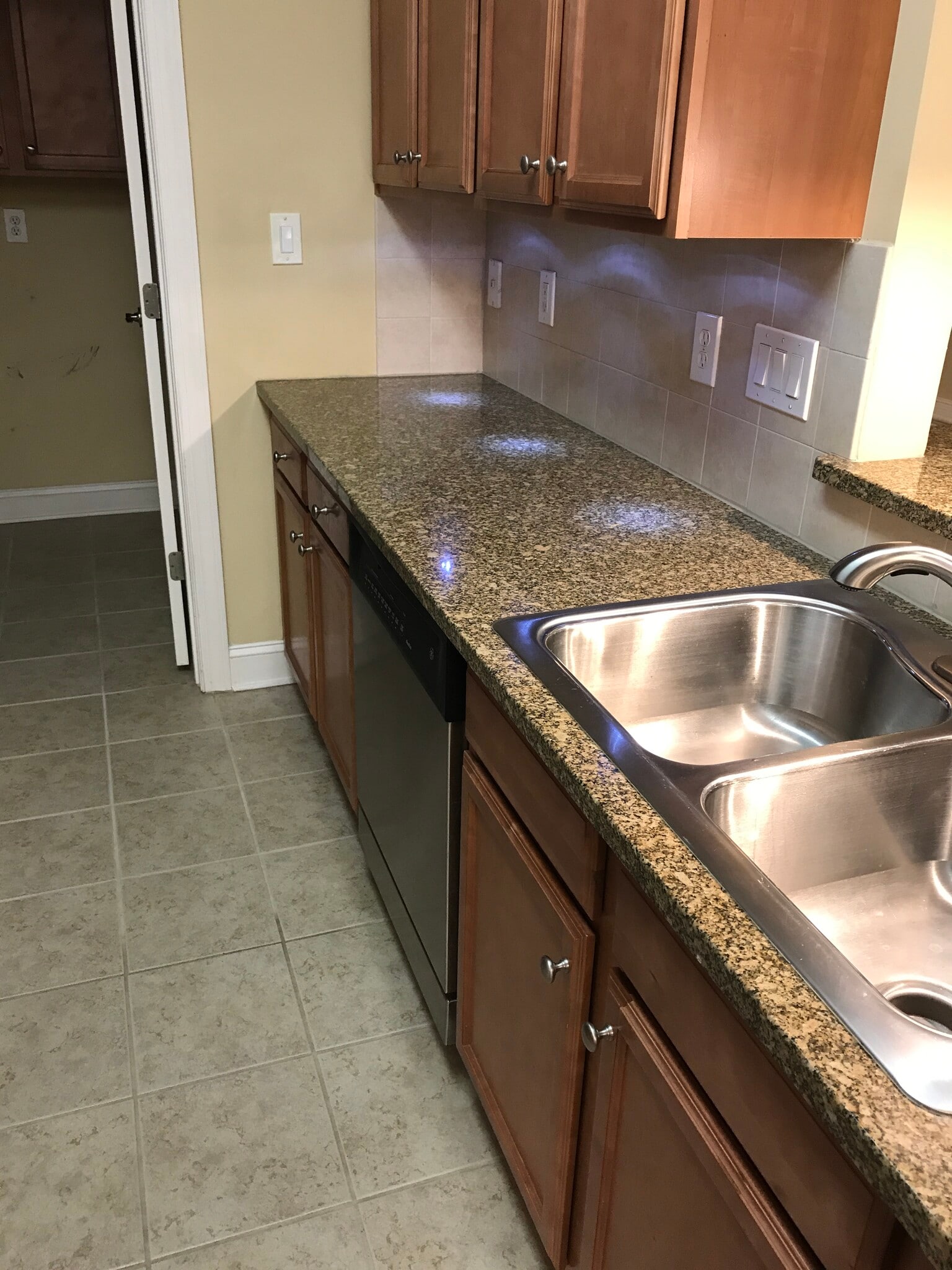 Kitchen - 1931 Dante Ln