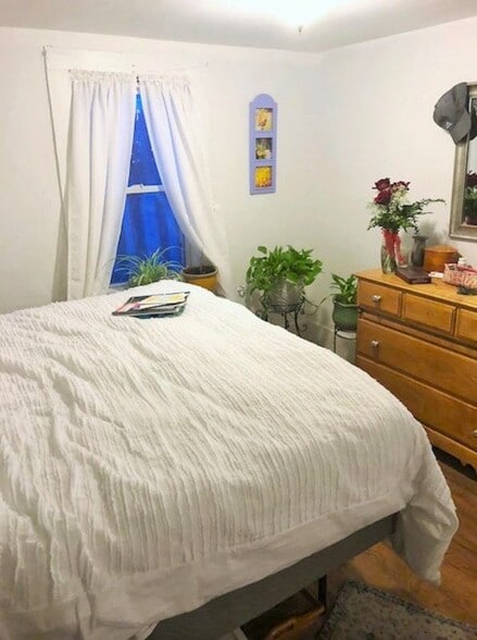 Building Photo - 19.5 Hanson