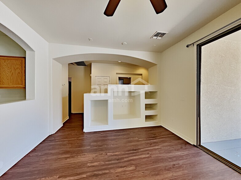 Building Photo - 3464 E Packard Dr