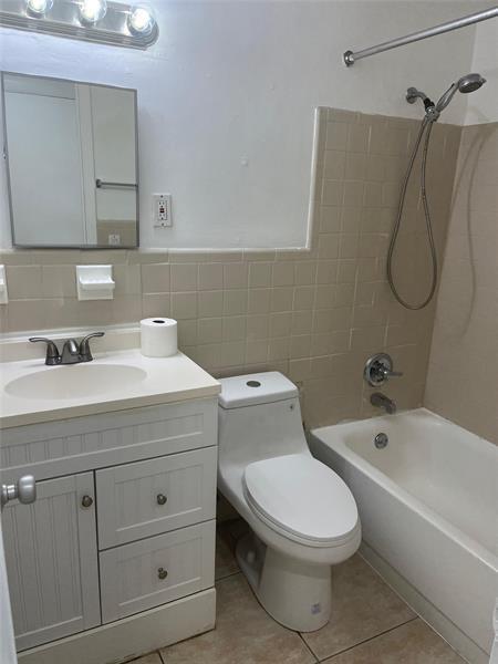 Building Photo - 2001 S Ocean Dr