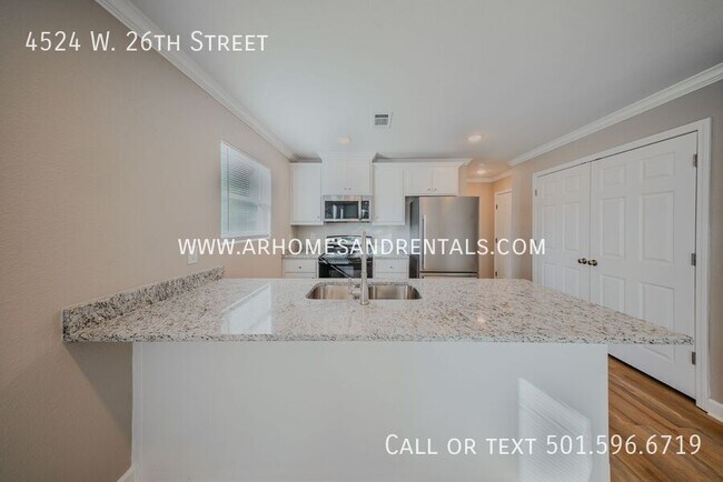 Building Photo - 4524 W 26th St