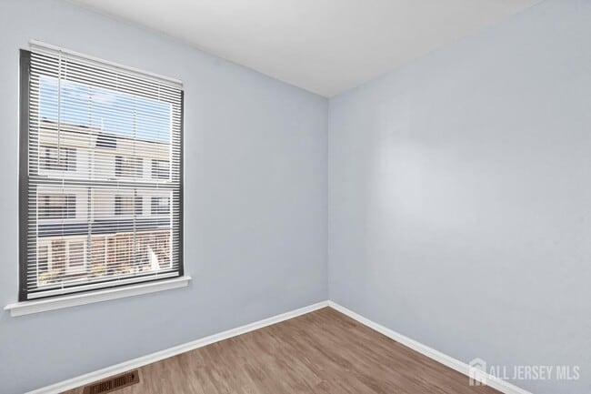 Building Photo - 19 Covington Ct